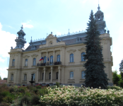 Langer-Villa und Schindler-Denkmal